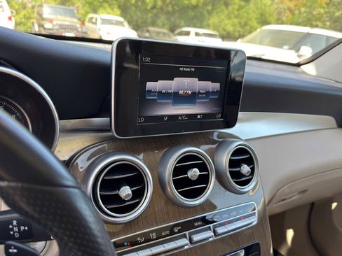 Used 2018 Mercedes-Benz GLC 300 4MATIC image 17