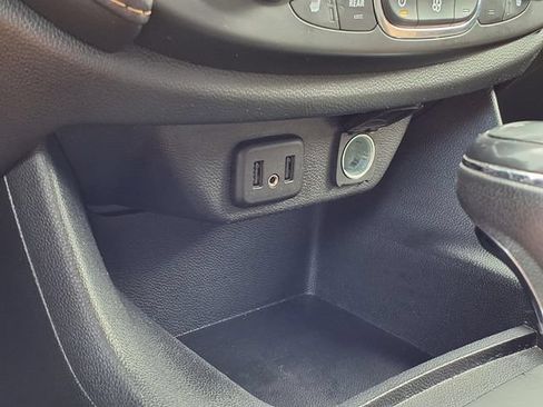 Used 2020 Chevrolet Traverse LT w/ LPO, Floor Liner Package AWD/4WD image 14