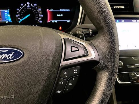 Used 2019 Ford Fusion SE FWD image 18