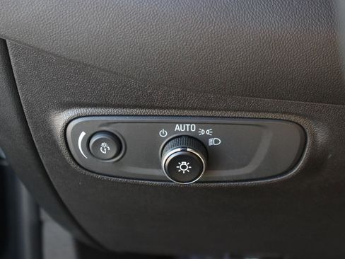 Used 2023 Chevrolet Equinox LT FWD image 29