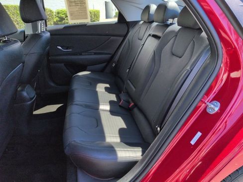 Used 2023 Hyundai Elantra Limited image 19