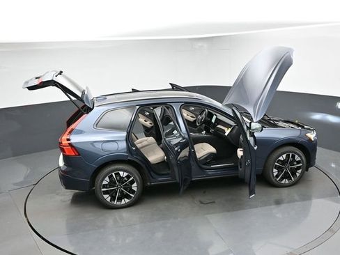New 2026 Volvo XC60 T8 Plus w/ Protection Package Premier AWD/4WD image 51