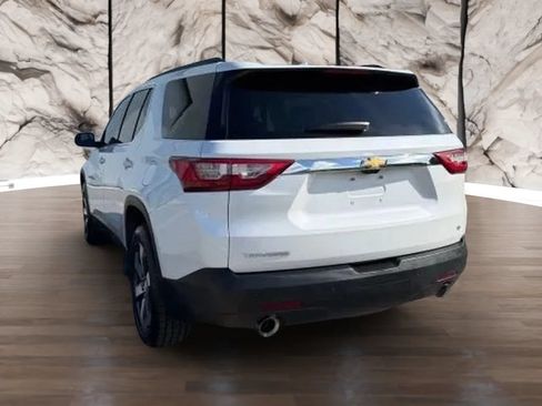 Used 2019 Chevrolet Traverse LT w/ LT Premium Package FWD image 3