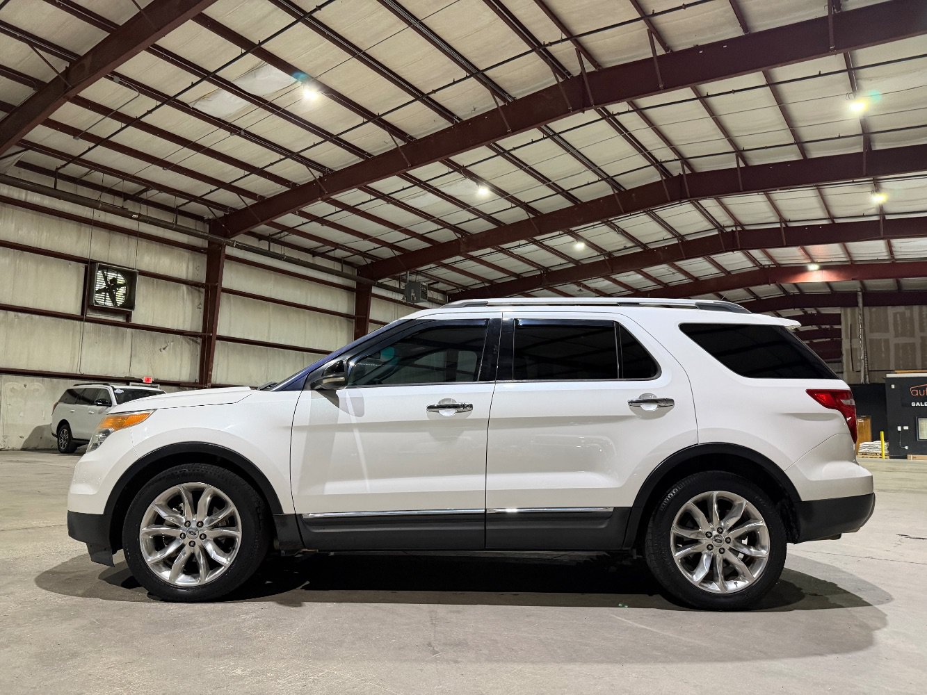 Used 2011 Ford Explorer XLT w/ 202A Rapid Spec Order Code FWD image 8