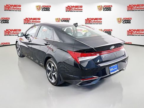Certified 2023 Hyundai Elantra Limited image 2