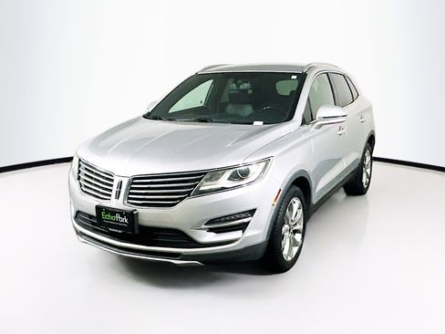 Used 2017 Lincoln MKC Select w/ Select Plus Package FWD image 3