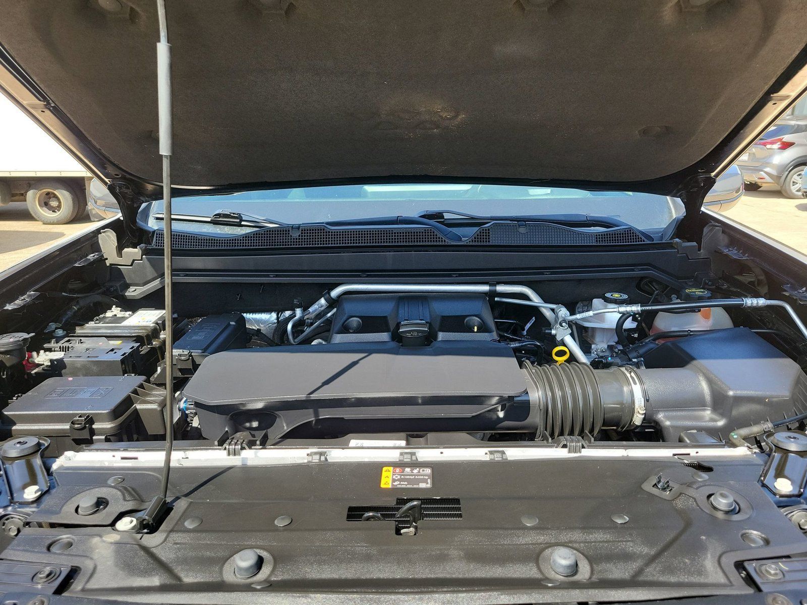 Used 2025 Chevrolet Colorado Trail Boss AWD/4WD image 29