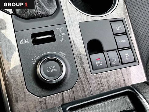 Certified 2025 Toyota Highlander Platinum AWD/4WD image 35