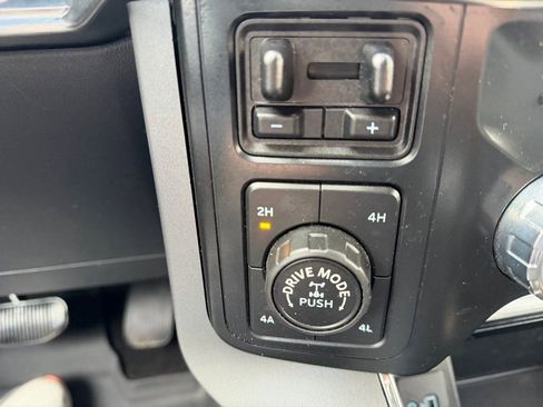 Used 2022 Ford F150 Lariat w/ FX4 Off-Road Package AWD/4WD image 18