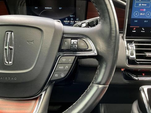 Used 2023 Lincoln Navigator Reserve RWD image 11
