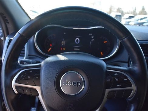 Used 2020 Jeep Grand Cherokee Altitude image 29