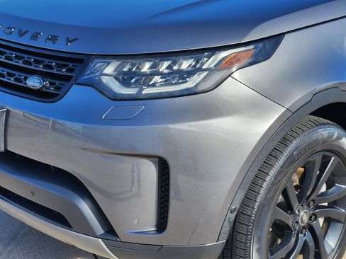 Used 2019 Land Rover Discovery SE image 8