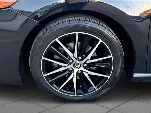 Used 2022 Toyota Camry SE image 10