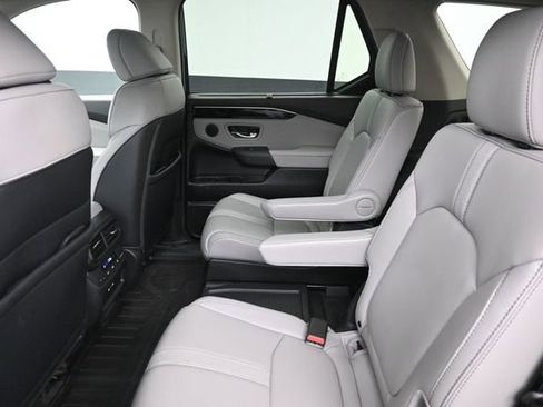 Used 2024 Honda Pilot EX-L image 19