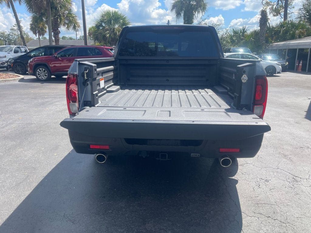 Used 2025 Honda Ridgeline TrailSport+ image 5