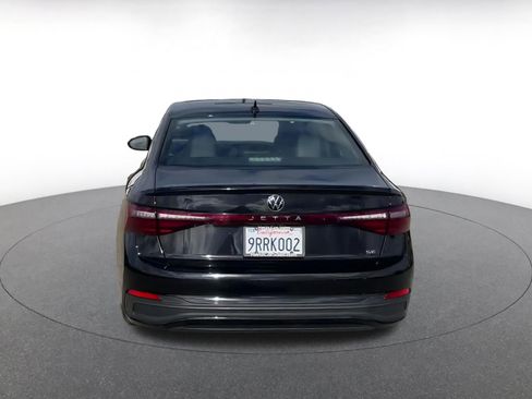 Used 2025 Volkswagen Jetta SE image 12