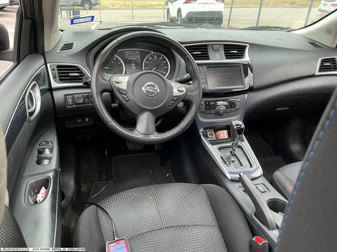 Used 2019 Nissan Sentra SR Turbo w/ Exterior Package FWD image 10