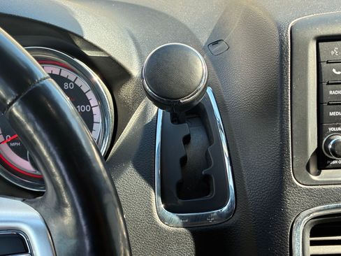 Used 2019 Dodge Grand Caravan GT FWD image 25