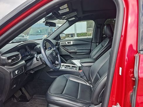 Used 2020 Ford Explorer XLT w/ Equipment Group 202A image 15
