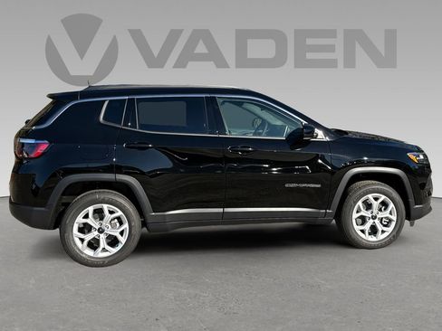 New 2026 Jeep Compass Latitude image 6