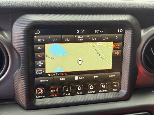 Used 2023 Jeep Gladiator Sport AWD/4WD image 16