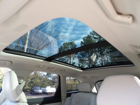 New 2026 Volvo XC60 B5 Ultra w/ Protection Package Premier image 16