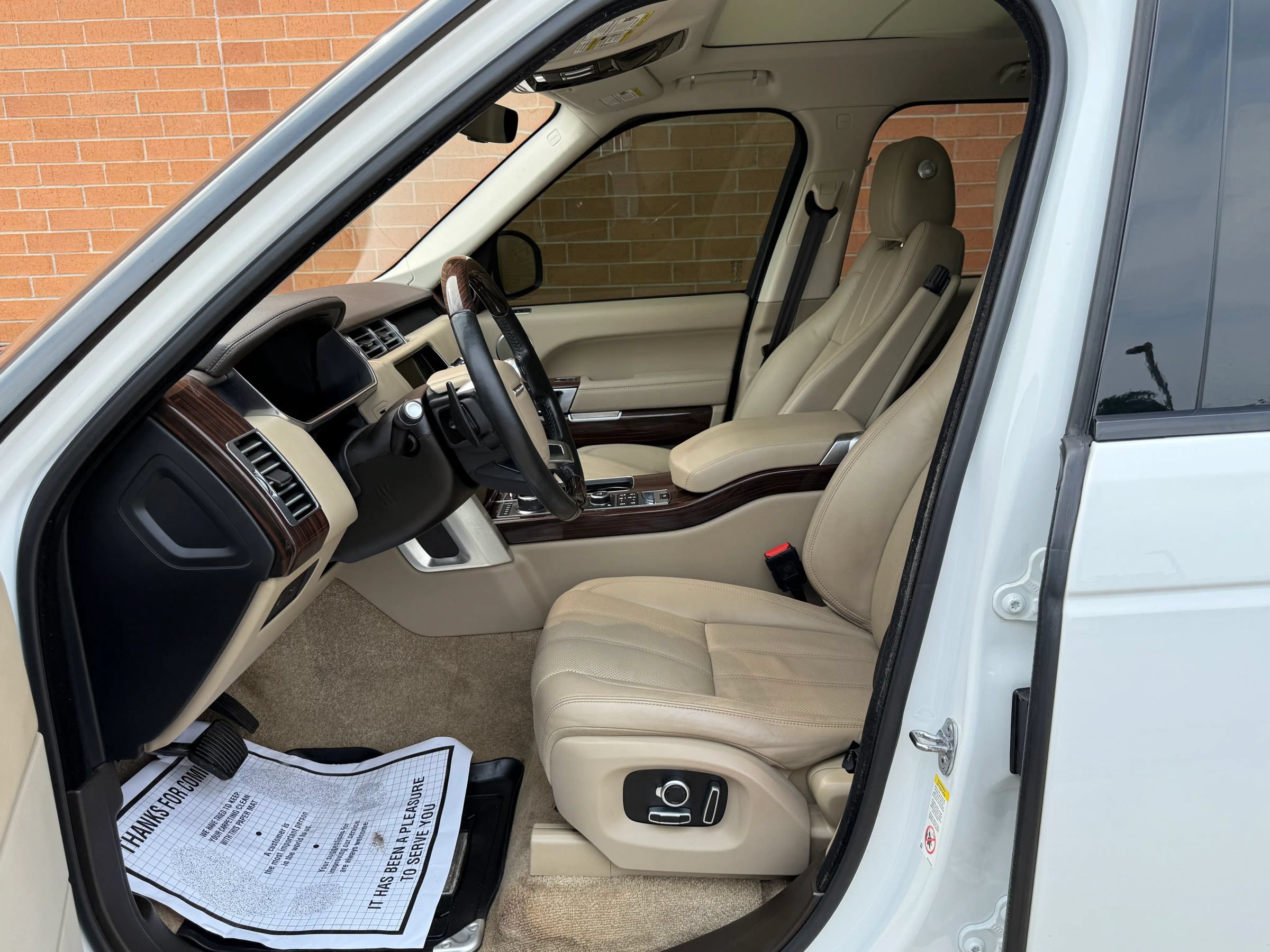 Used 2017 Land Rover Range Rover HSE AWD/4WD image 14