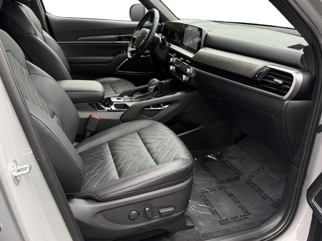 Used 2025 Kia Telluride EX X-Line AWD/4WD image 8