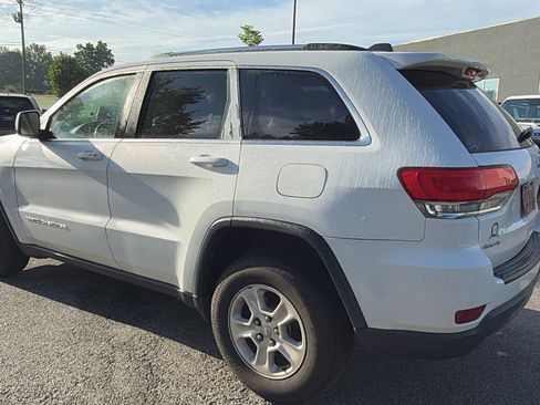 Used 2015 Jeep Grand Cherokee Laredo w/ Quick Order Package 23E AWD/4WD image 10
