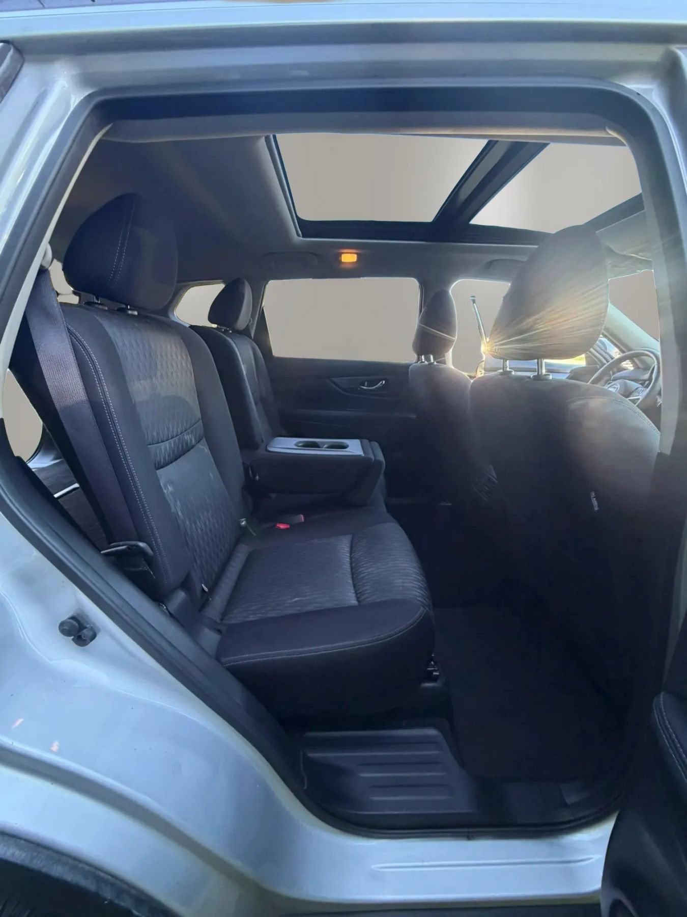 Used 2018 Nissan Rogue SV w/ Sun & Sound Touring Package AWD/4WD image 12
