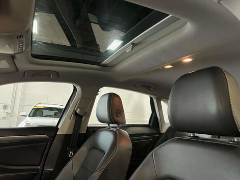 Used 2024 Volkswagen Jetta SE FWD image 17