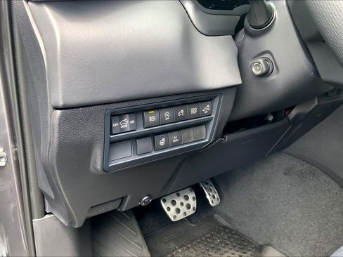 Used 2026 Toyota Tundra Platinum w/ TRD Off-Road Package AWD/4WD image 32