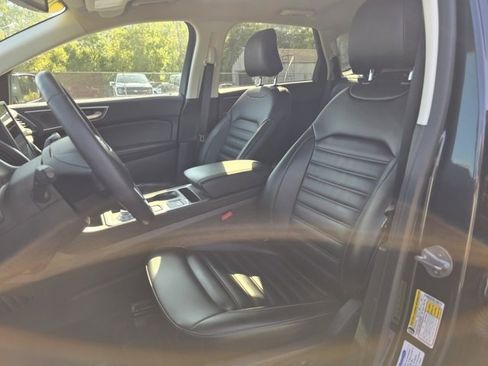 Used 2023 Ford Edge SEL w/ Convenience Package image 10