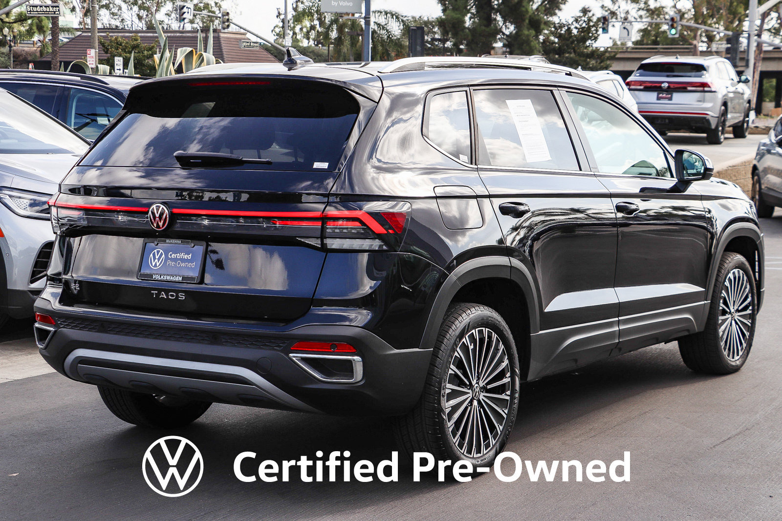Used 2025 Volkswagen Taos SE FWD image 7