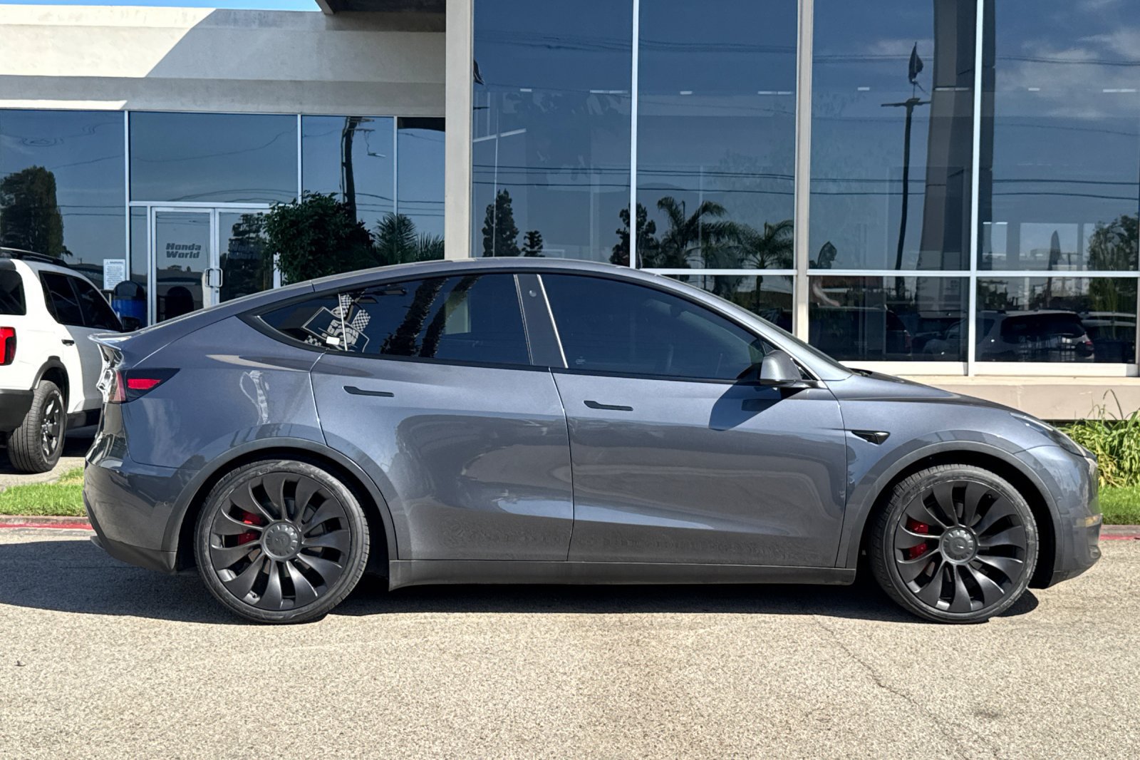 Used 2022 Tesla Model Y Performance AWD/4WD image 4