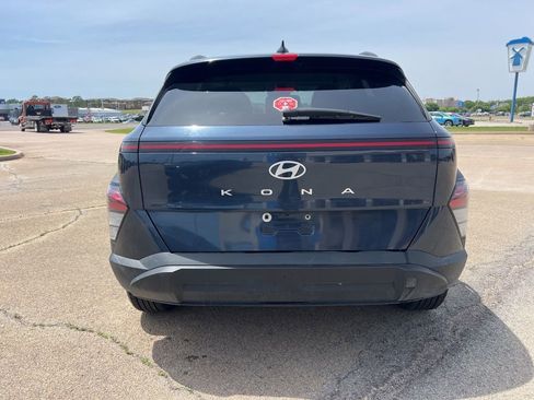 Used 2025 Hyundai Kona SEL FWD image 4