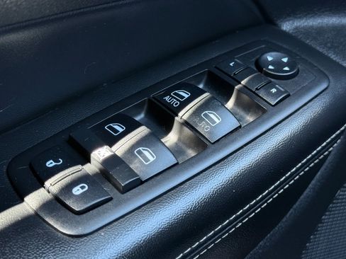 Used 2015 Jeep Grand Cherokee Limited image 23