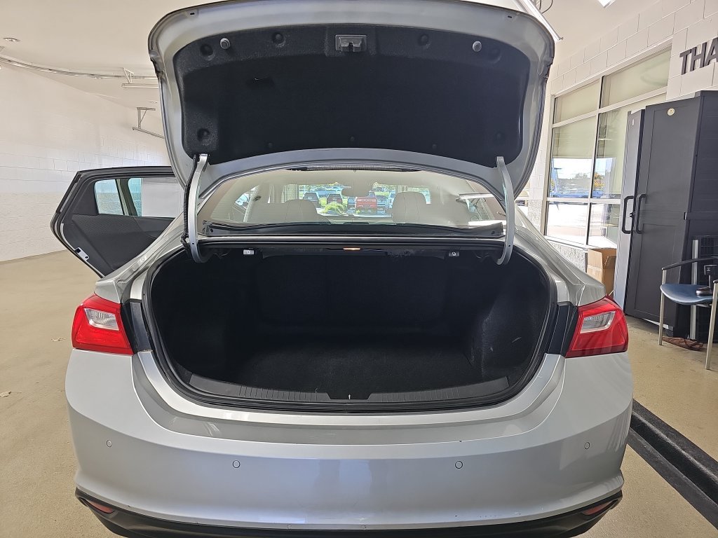 Used 2016 Chevrolet Malibu LT w/ Driver Confidence Package FWD image 15