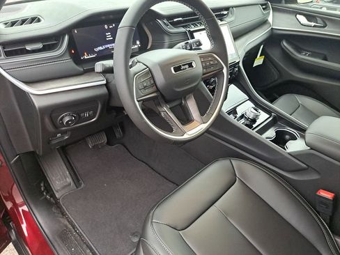 New 2025 Jeep Grand Cherokee L Limited w/ Black Appearance Package AWD/4WD image 18