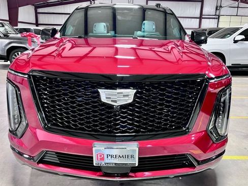 Used 2026 Cadillac Escalade Platinum Sport w/ LPO, ONYX Package image 9