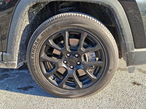 Used 2023 Jeep Compass Altitude image 27