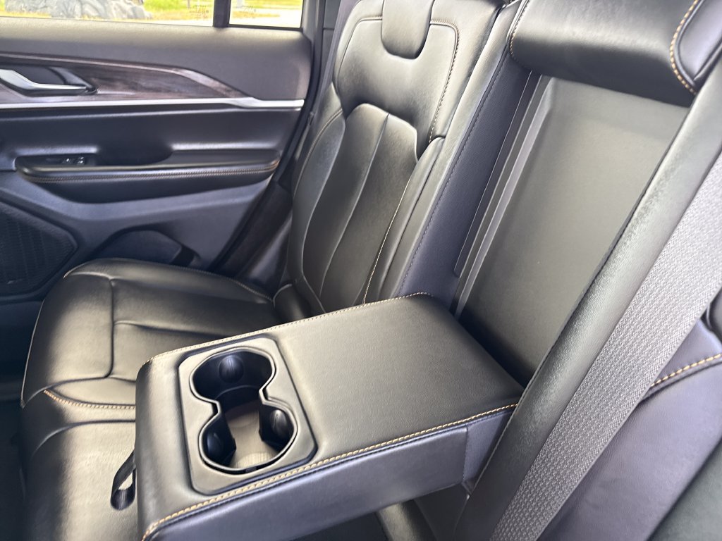 Used 2026 Jeep Grand Cherokee Limited AWD/4WD image 47