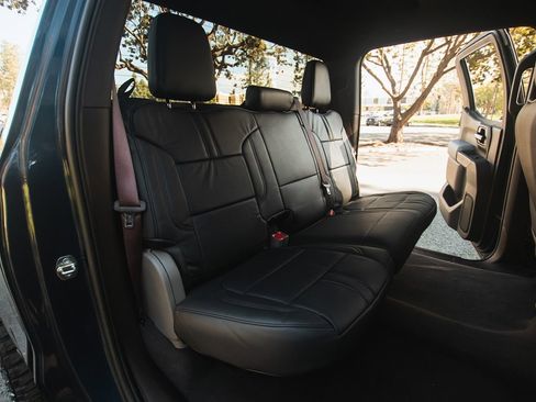 Used 2020 Chevrolet Silverado 1500 LT w/ All-Star Edition image 31