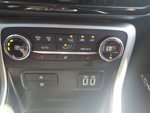 Used 2020 Ford EcoSport Titanium image 19