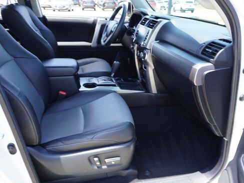 Used 2020 Toyota 4Runner SR5 Premium w/ Moonroof Package RWD image 14