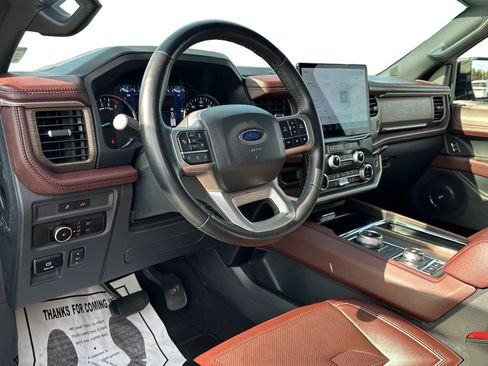 Used 2024 Ford Expedition Limited image 14