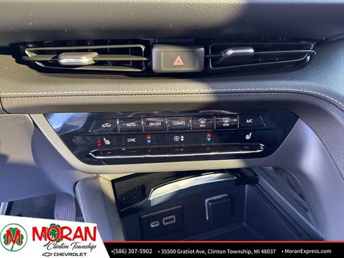 Used 2022 Buick Envision Essence w/ Safety Package image 20