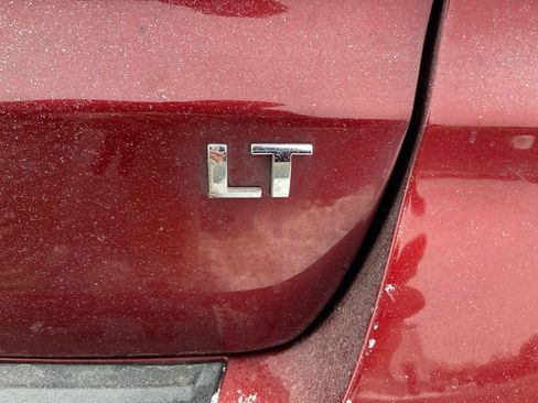 Used 2017 Chevrolet Traverse LT w/ Style and Technology Package image 11