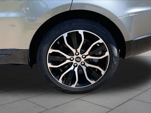Used 2018 Land Rover Range Rover Sport HSE AWD/4WD image 11