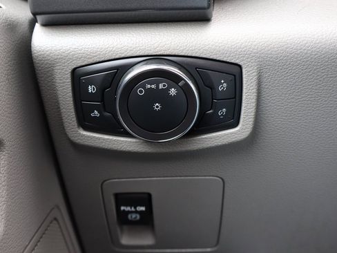 Used 2018 Ford F150 XLT w/ Trailer Tow Package image 14